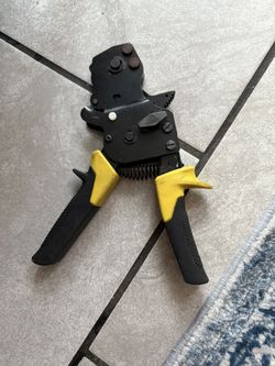 3/8 in. to 1 in. 1-Hand PEX-B Pinch Clamp Tool