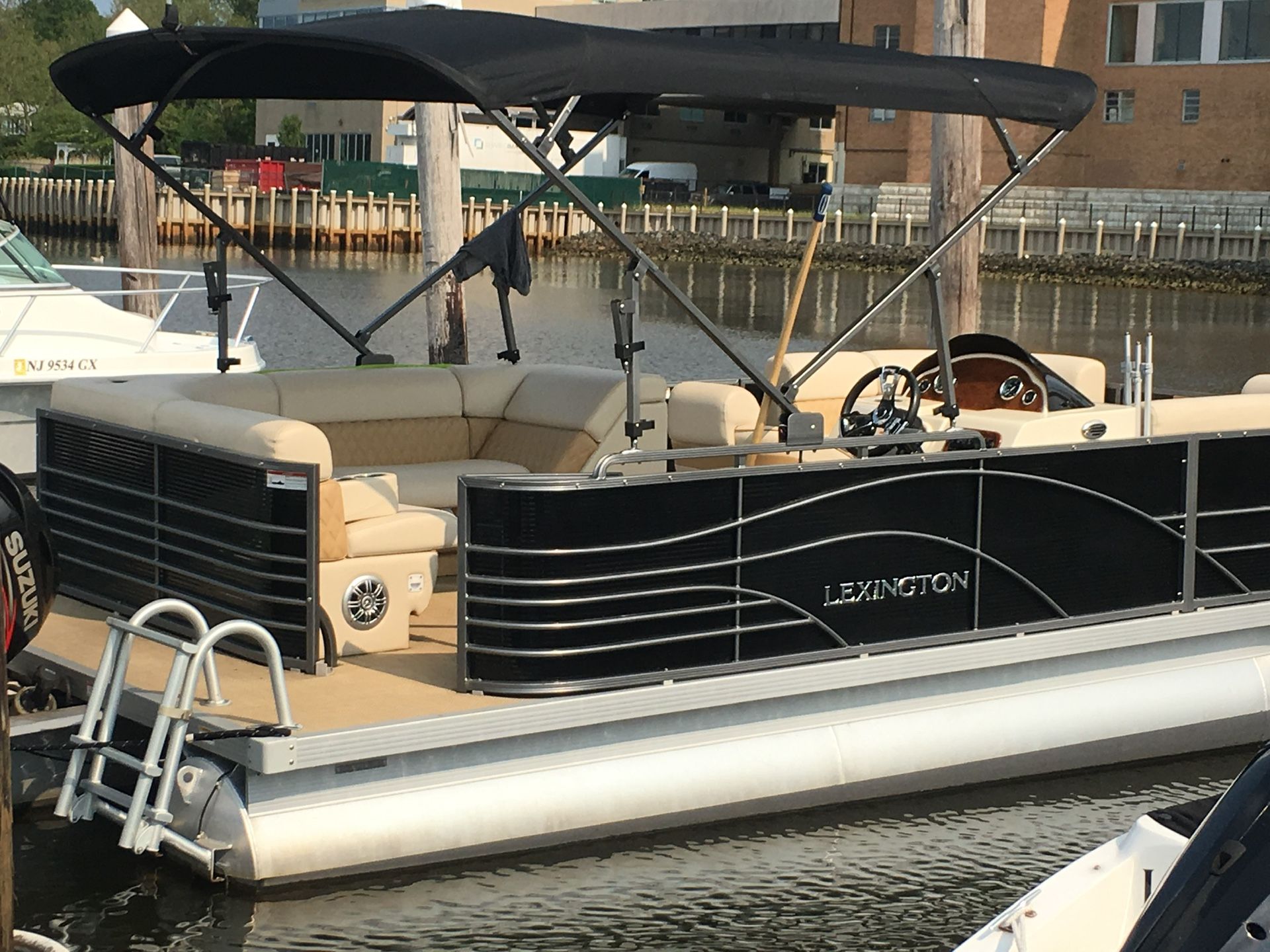 2017 Lexington 519 Pontoon Boat