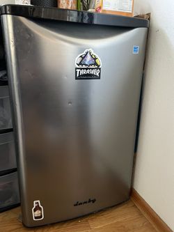 Full Mini Fridge (No Freezer) for Sale in San Jose, CA - OfferUp