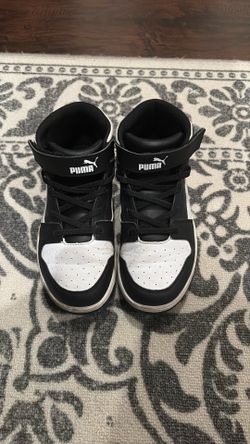 Kids puma shoes size 2