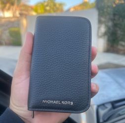 Michael Kors Hudson Pebbled Leather Billfold Wallet