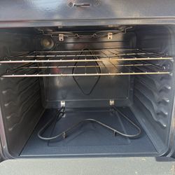 Frigidaire Electric stove