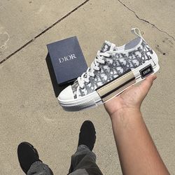 Dior B23 
