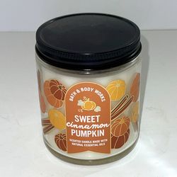 NEW 7oz Single Wick SWEET CINNAMON PUMPKIN Bath & Body Works Jar Candle