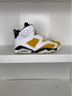 Jordan 6 yellow orchid sz10