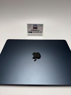 MacBook Air M2 (13-inch, 2022) 16GB RAM 256GB Storage Clean Condition