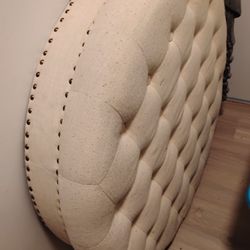 Great Ottoman Can Be Used With Or Without Legs