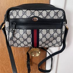 Authentic Vintage Gucci Crossbody 