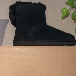 Bow Uggs!