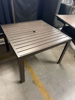 Outdoor Patio Tables With Umbrella Holes