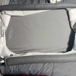 Baby bassinet With Rocking Motion And Music