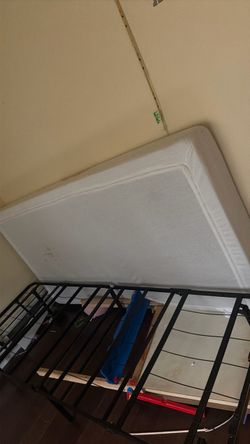 Twin mattress
