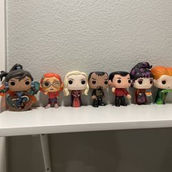 7 Funko Pops 