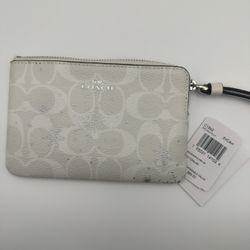 Wristlet 