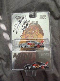 Mini GT chase Libertywalk Nissan Silvia s15 signed by Hyuma kato