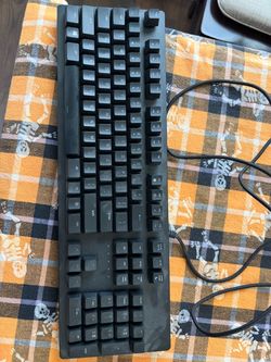 Razer Huntsman Full-Size Wired Mechanical Keyboard Black