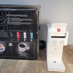 Illy Y3.3  Single Serve Espresso Maker