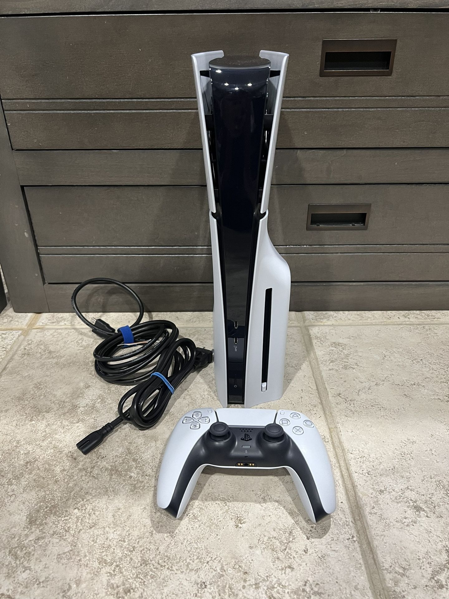 Like New Ps5 Slim Disc 1TB