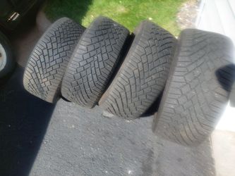 Set of 4 Used Winter Tires continental
VikingContact 7  235 45 17