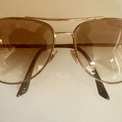 Gucci Sunglasses 🕶️ 