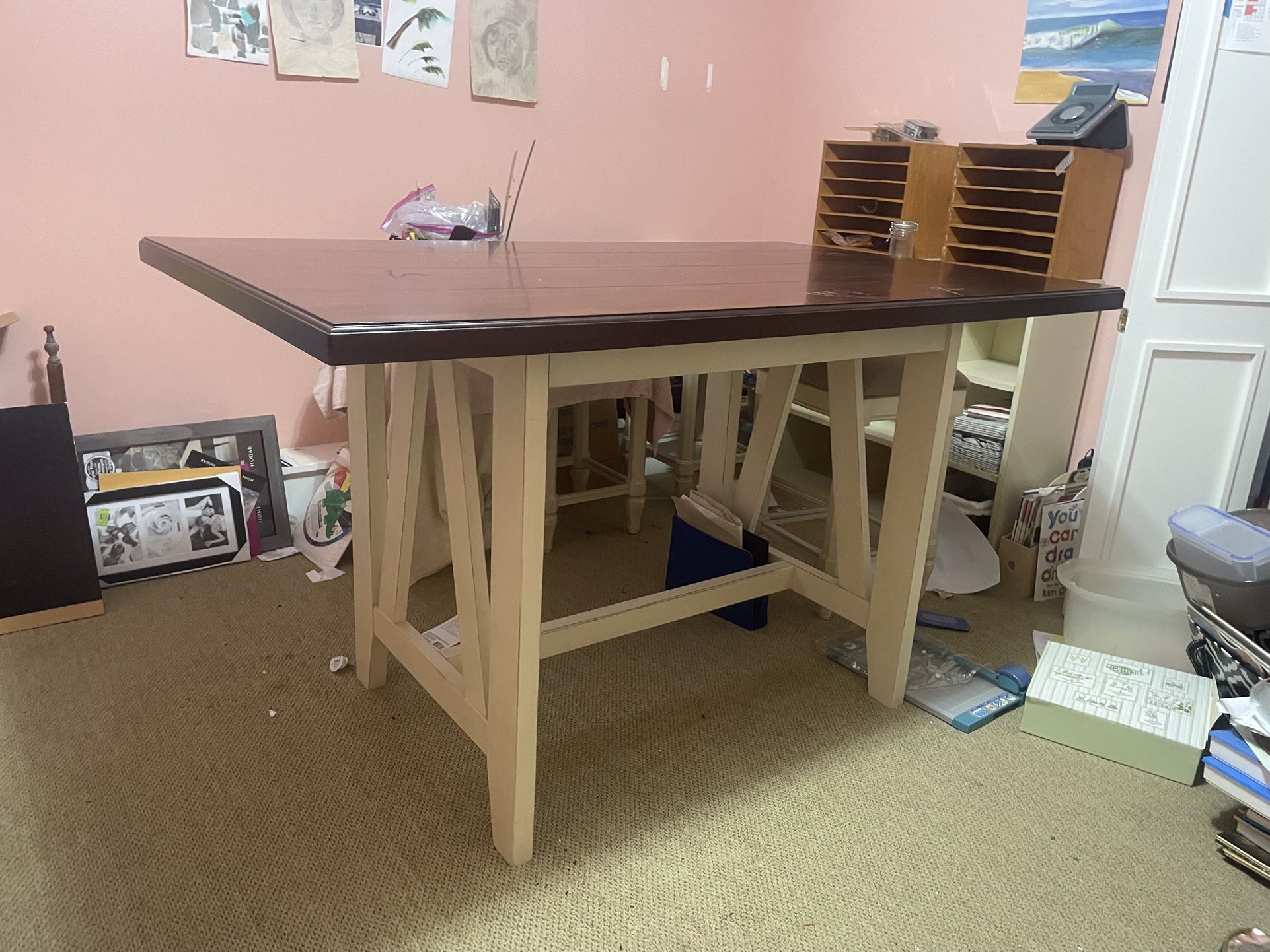 Dining Table/chairs