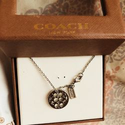 COACH NECKLACE (AUTHENTIC)