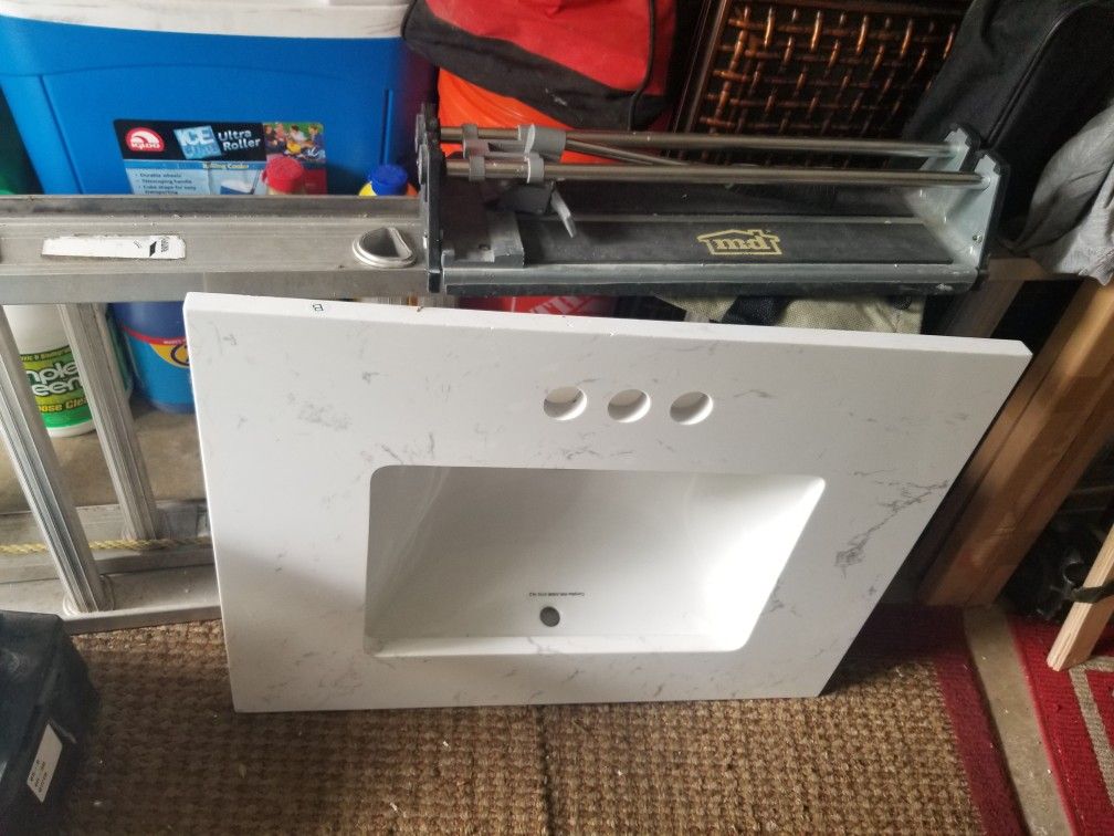 Used Quartz Sink 25x19 Great Condition Don't Need