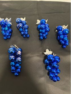 Xmas ornament grapes (1992)