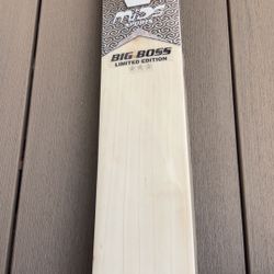MIDS BIG BOSS 3 STAR ENGLISH WILLOW CRICKET BAT