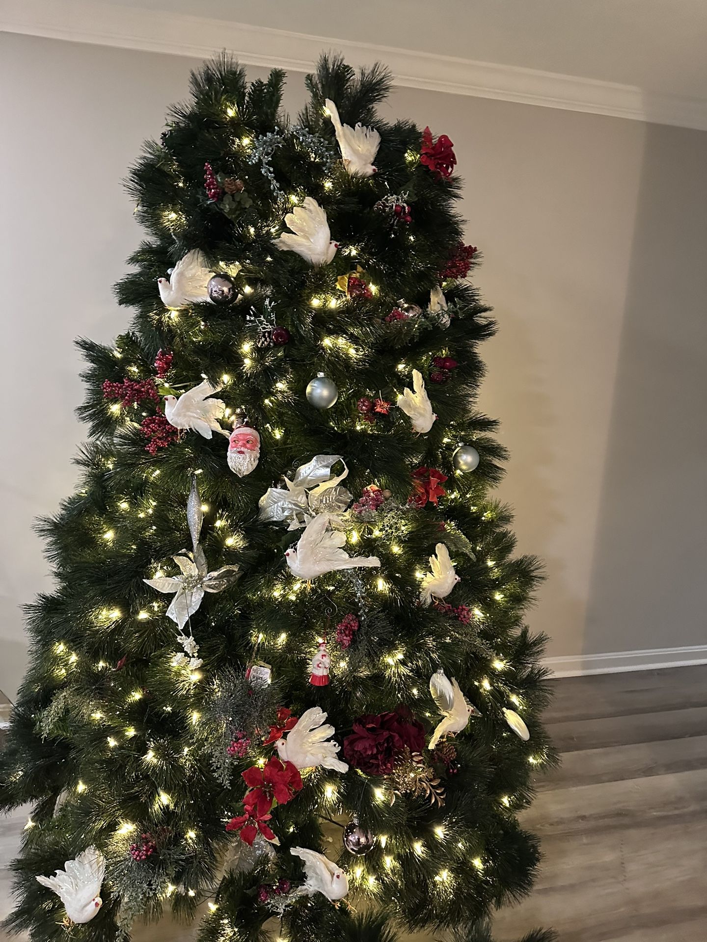 New 9 Ft Frontgate Christmas Tr