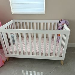 1 Crib with mattress 1 cuna con el colchón