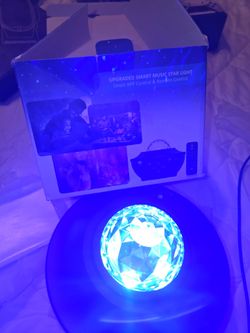 Espeaker y projector d luces y control  app