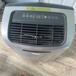 Idylis Air Conditioner Model 0625616 No shipping Pick Up only