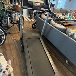 Preform 300i Treadmill