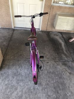 24 Schwinn Mifflin Girls Hybrid Bike Magenta for Sale in Las