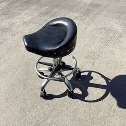 Harbor Freight Shop, Stool, motorcycle seat, adjustable height