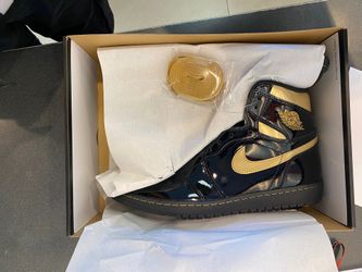 Jordan 1 Metallic Gold Sz 13