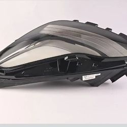 2022. 2023 TESLA 3 FULL LED HEADLIGHTS 