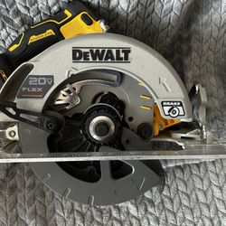 DEWALT Flex Volt Circular Saw (Tool Only)