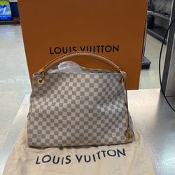 Louis Vuitton Purse 