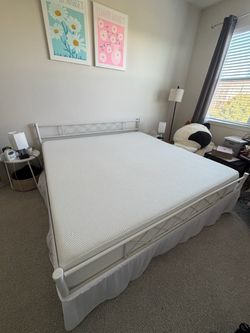 King size memory foam mattress + bed frame