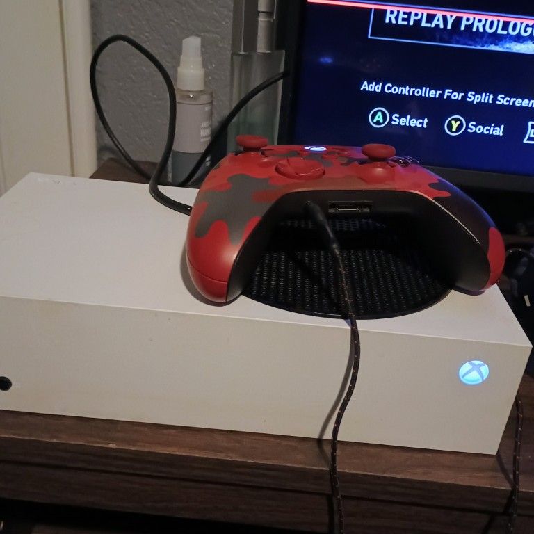 Xbox Series S, With 43 In Smart TV, Remote. JBL Headset. WD black 1 Tbyte Storage Card.