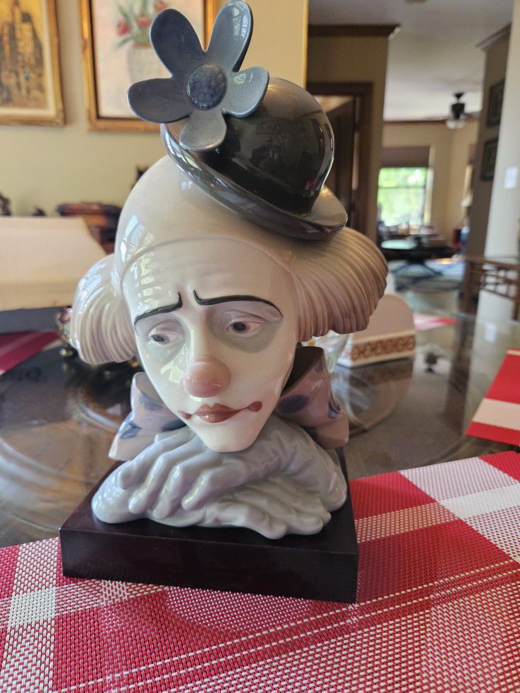 Lladro Pensive Clown With Wood Base And Original Box.