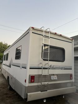 34 Ft. Motorhome Winnebago.