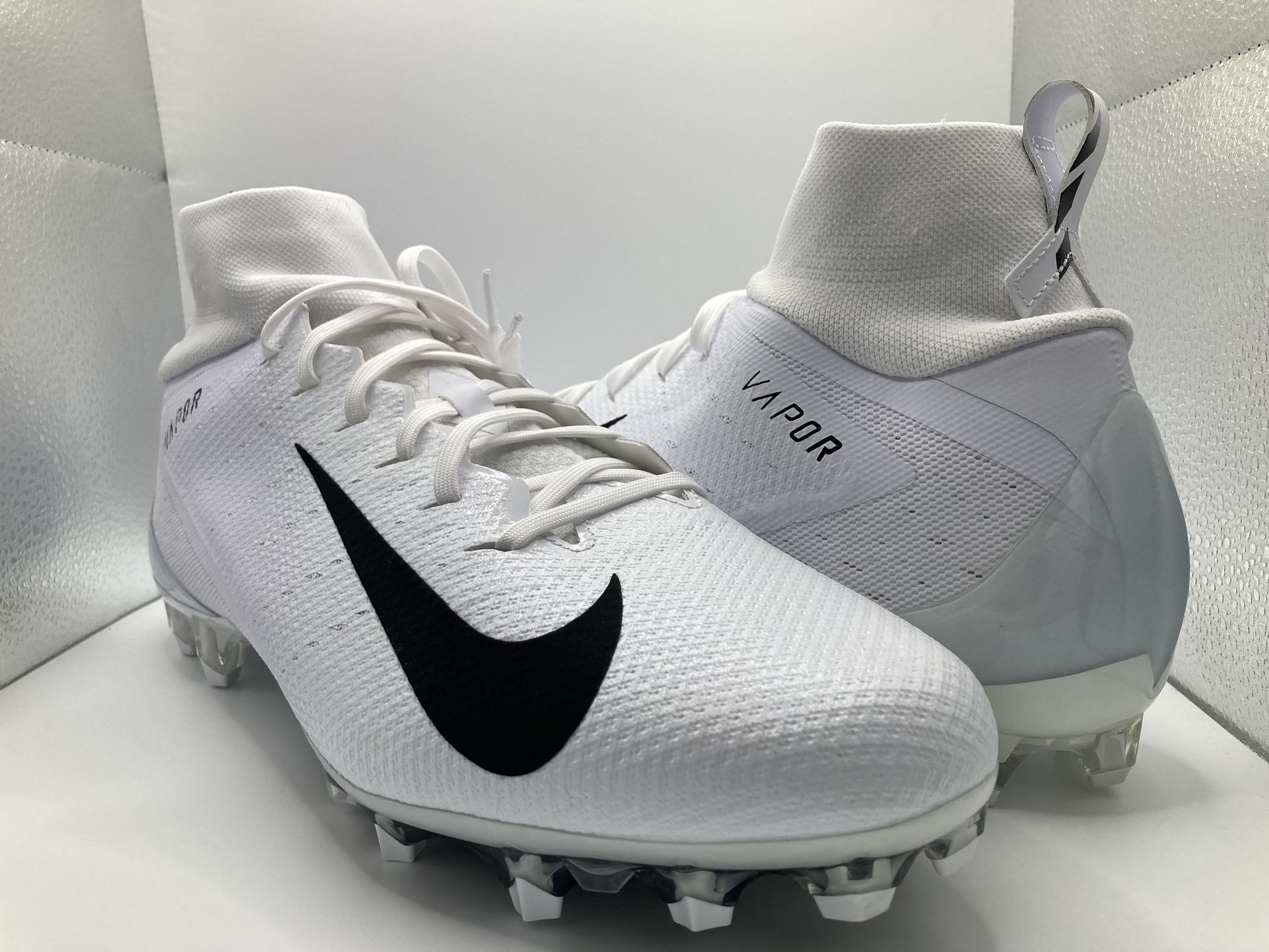 nike football cleats size 16