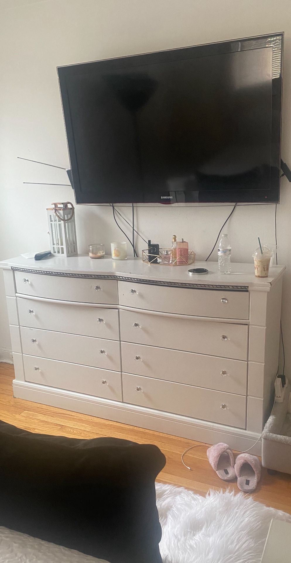 White Dresser With Crystal Knobs