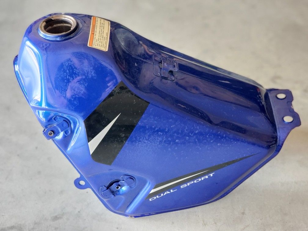 SUZUKI DRZ 400 OEM FUEL TANK