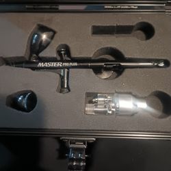 Airbrush Gun Come With A Hose Used Once Like New 