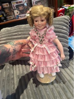 Shirley Temple 14” Porcelain Doll Made in Taiwan Vintage Collector Doll”