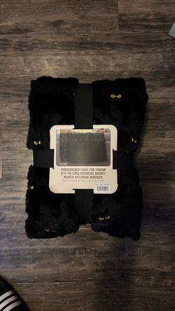 Cat faux fur throw